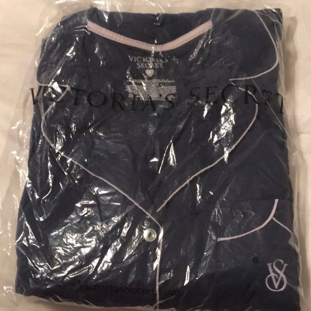 Two piece knit pajamas. Navy blue.